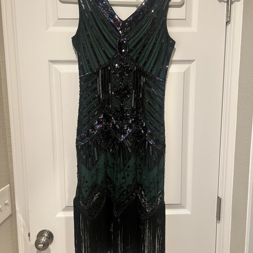 Complete 1920’s flapper Black and Green Beaded dress and accessories.